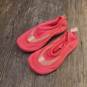 I Play Toddler Girls Size 8 Pink Mesh Water Shoes Swimming Pool Beach Shoes